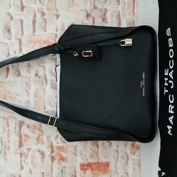 Marc Jacobs Handbags - New Marc Jacobs The Director Leather Tote